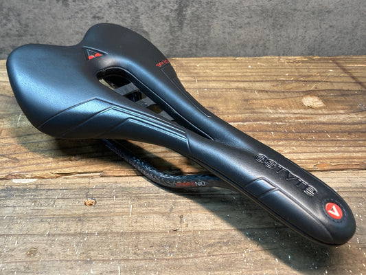 IN023 アスチュート ASTUTE スカイ SKY3.0 サドル カーボンレール 黒