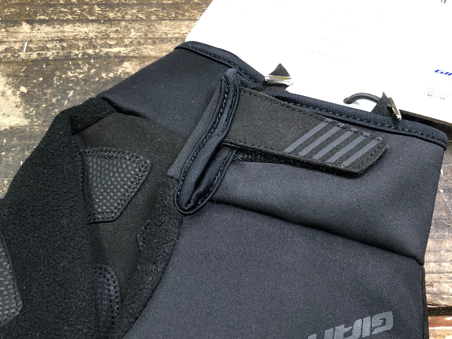 IV966 ジャイアント GIANT CHILL グローブ 黒 M 裏起毛