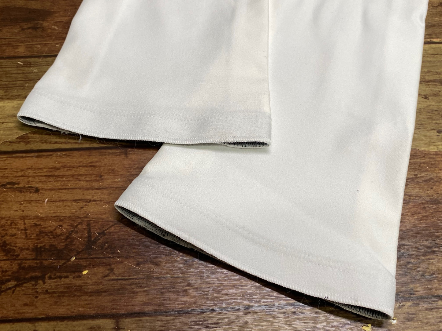 IV878 カペルミュール KAPELMUUR アームカバー 白 L