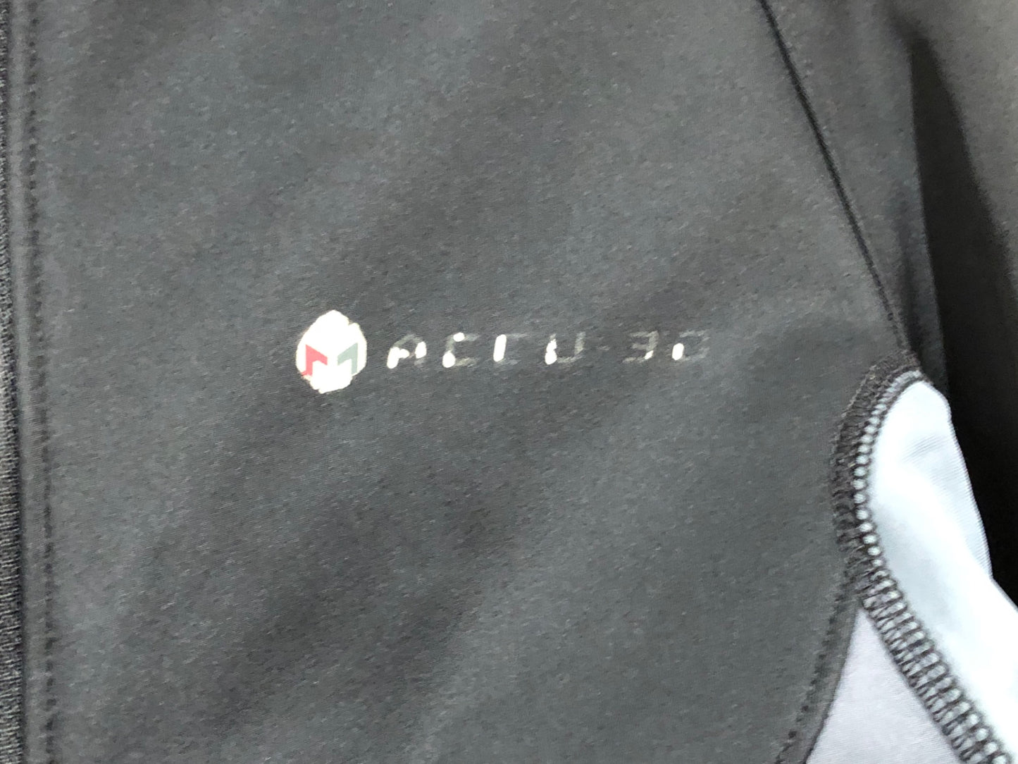 IQ450 シマノ SHIMANO ACCU-3D サイクルジャケット 裏起毛 Mサイズ 黒 ※汚れ