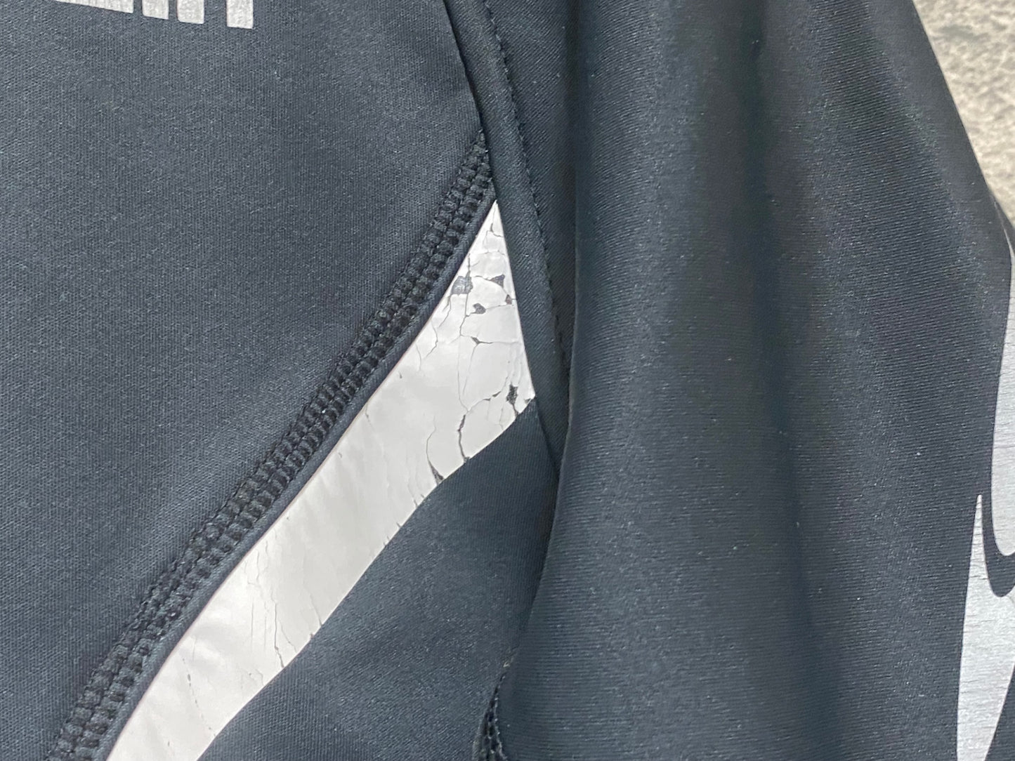 IY218 ゴールドウィン GOLDWIN 長袖 サイクルジャケット 黒 M 裏起毛 ※プリント劣化