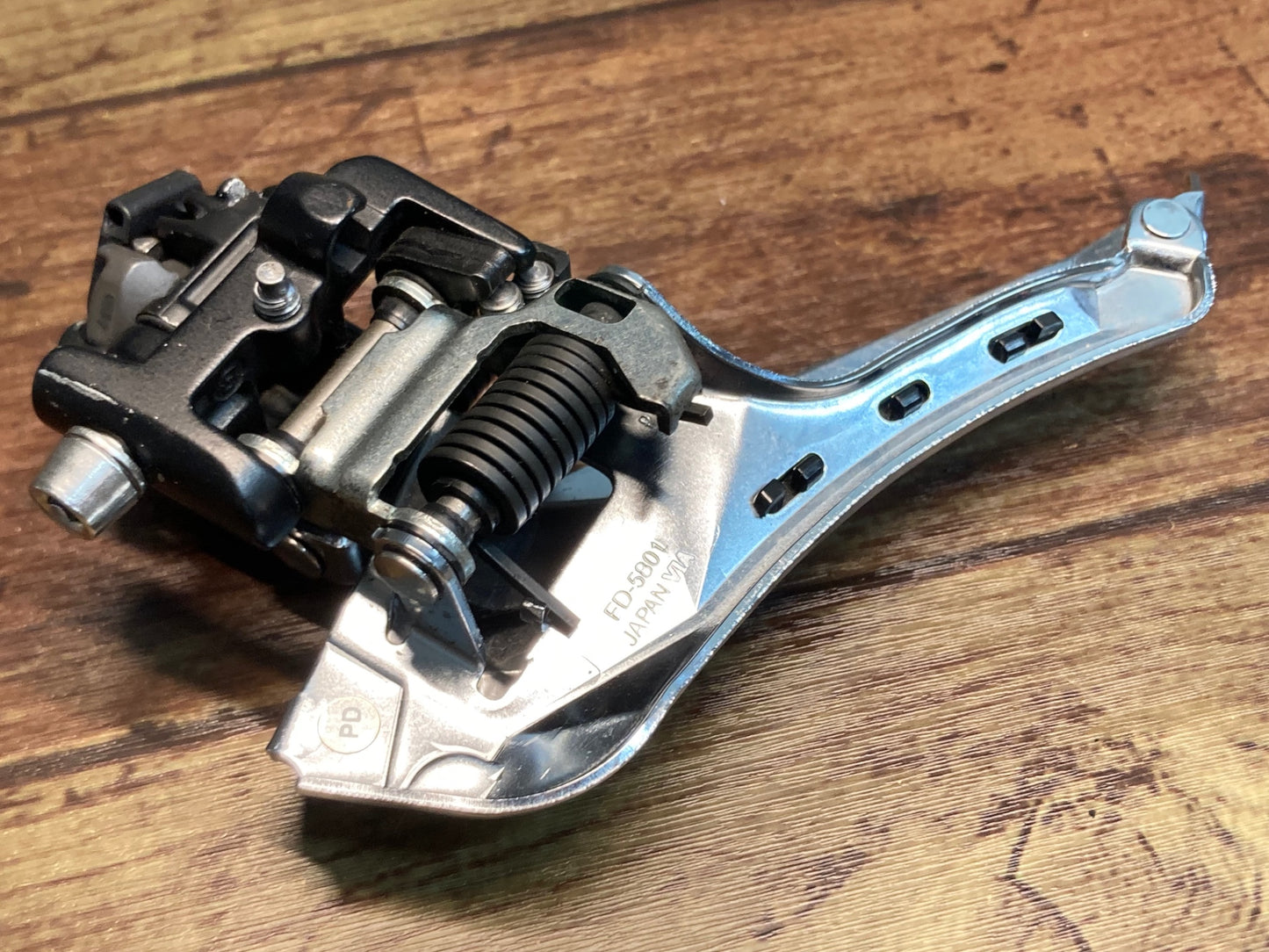 IX586 シマノ SHIMANO 105 FD-5801 フロントディレイラー 直付 ※取付座金欠品