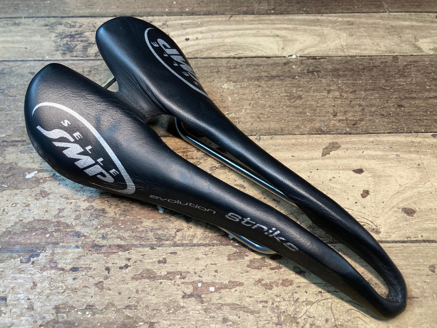 IJ796 selle SMP STRIKE ストライク サドル inoxレール