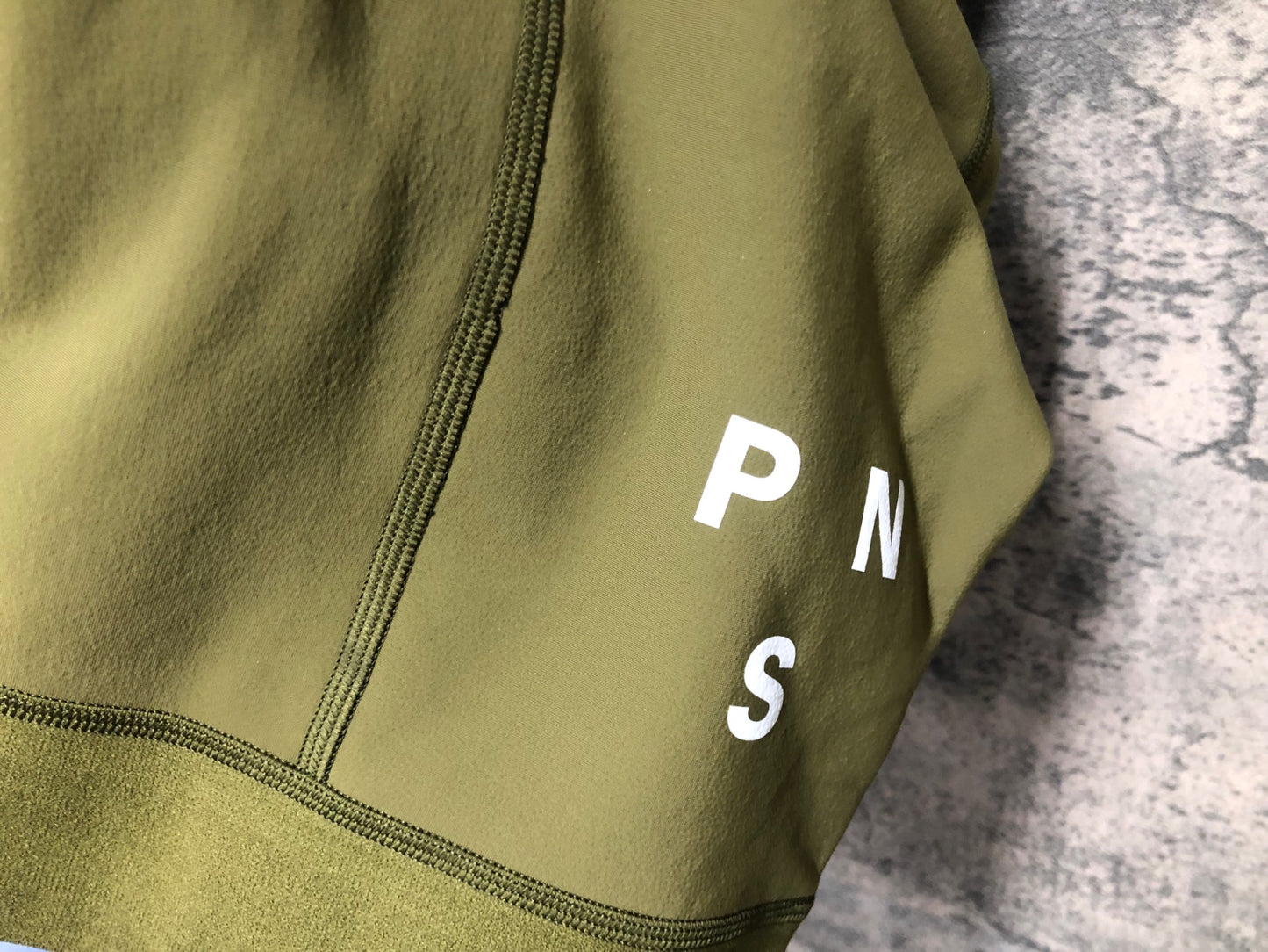 IY136 パスノーマルスタジオ PAS NORMAL STUDIOS Mechanism ビブショーツ S オリーブ 裏起毛