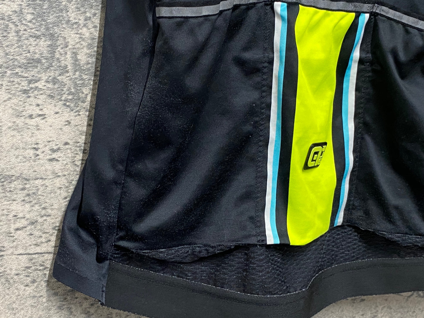 IZ411 アレ ALE 半袖 サイクルジャージ 黒 黄 M