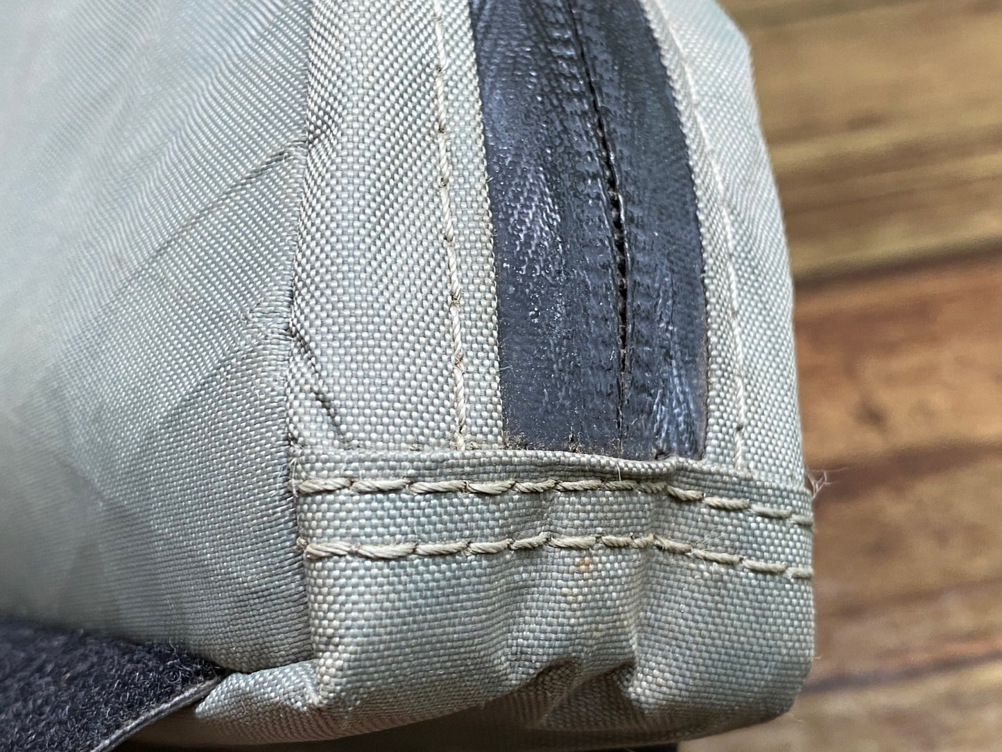 JA611 アピデュラ APIDURA EXPEDITION TOOL PACK サドルバッグ グレー 0.5L