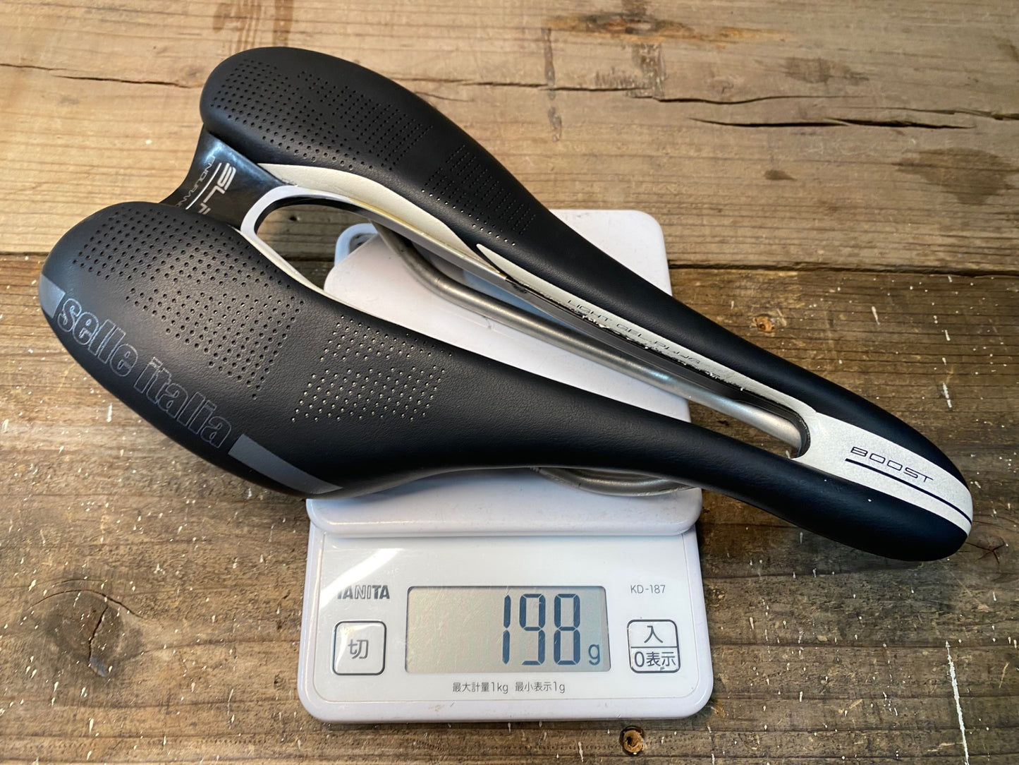 IQ976 セライタリア selle ITALIA SLR BOOST S3 ENDURANCEサドル 黒 130mm Ti316