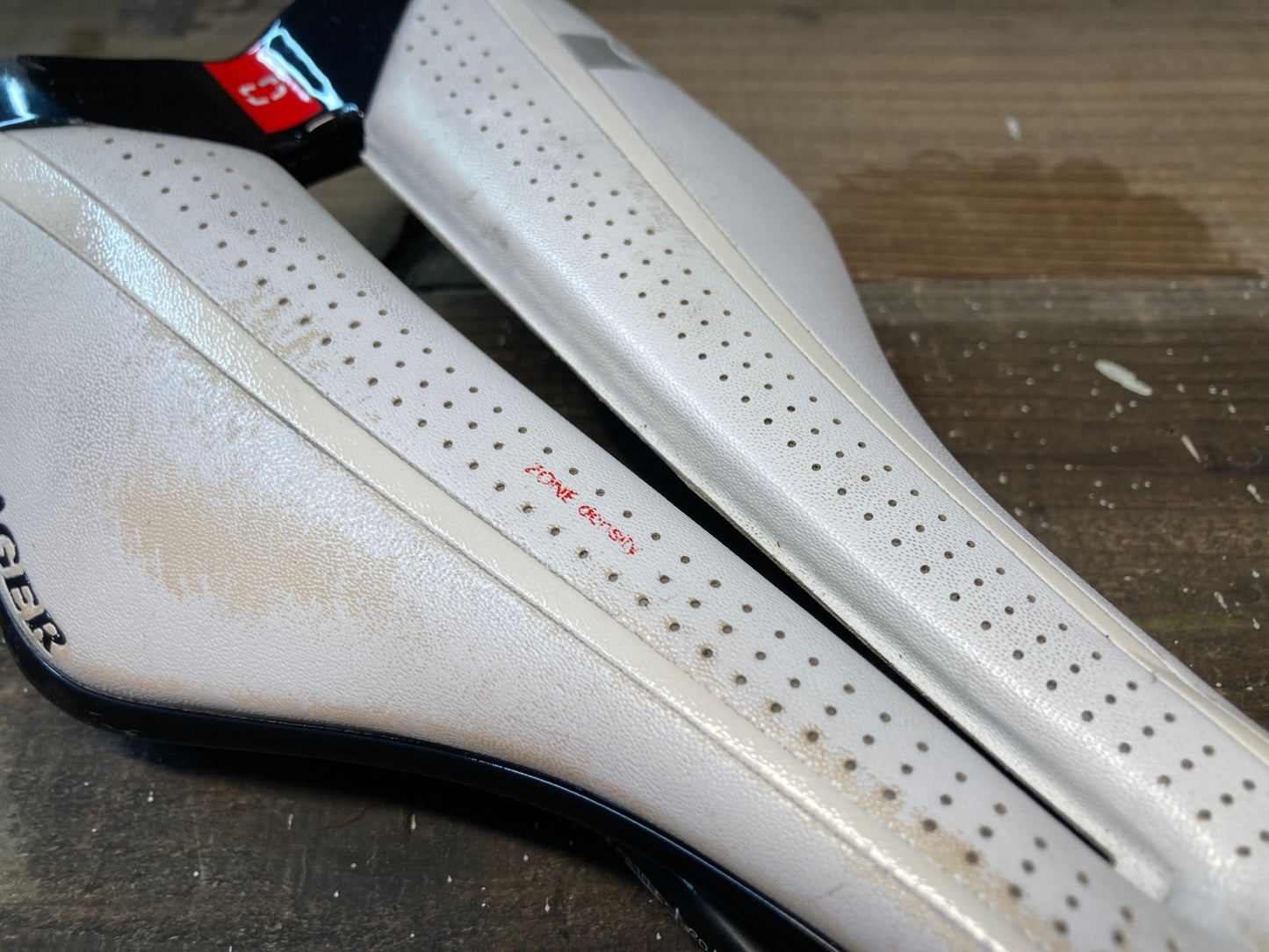 IN821 ボントレガー BONTRAGER PARADIGM XXX カーボンレール サドル 白 138mm