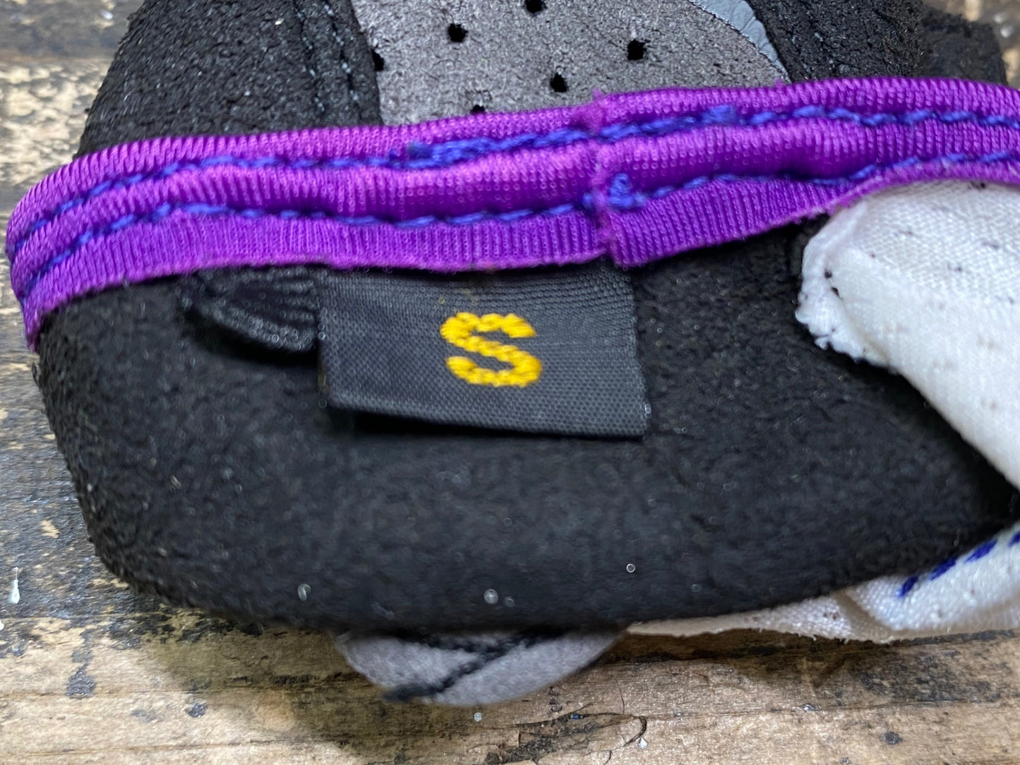 JB089 スペシャライズド SPECIALIZED GRAIL 指切り グローブ 白 紫 S