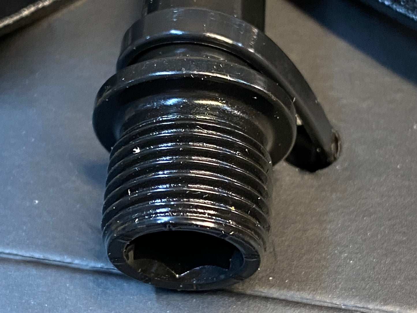 IV841 ジャイアント GIANT ULTRA LIGHT PEDAL フラットペダル 黒