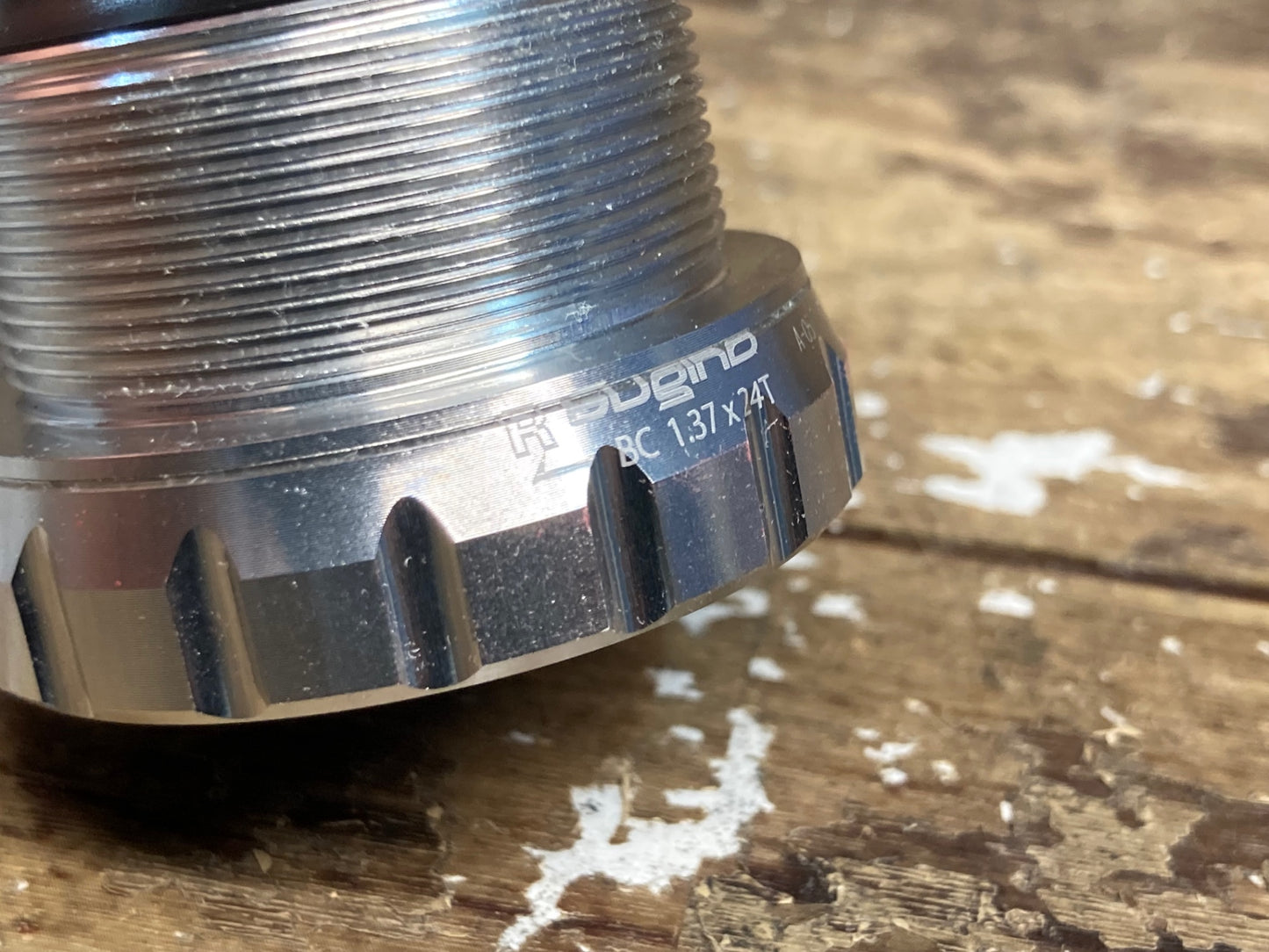 IM114 スギノ SUGINO MB-608 ボトムブラケット BB BSA Φ24mm 未使用