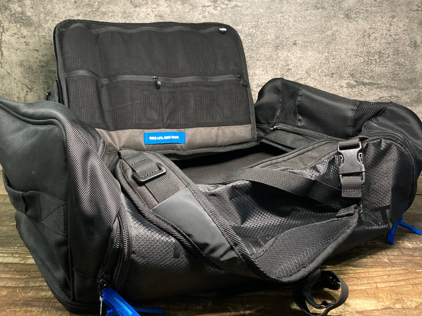 IR579 ジャイアント GIANT SHADOW GEAR BAG バックパック 黒