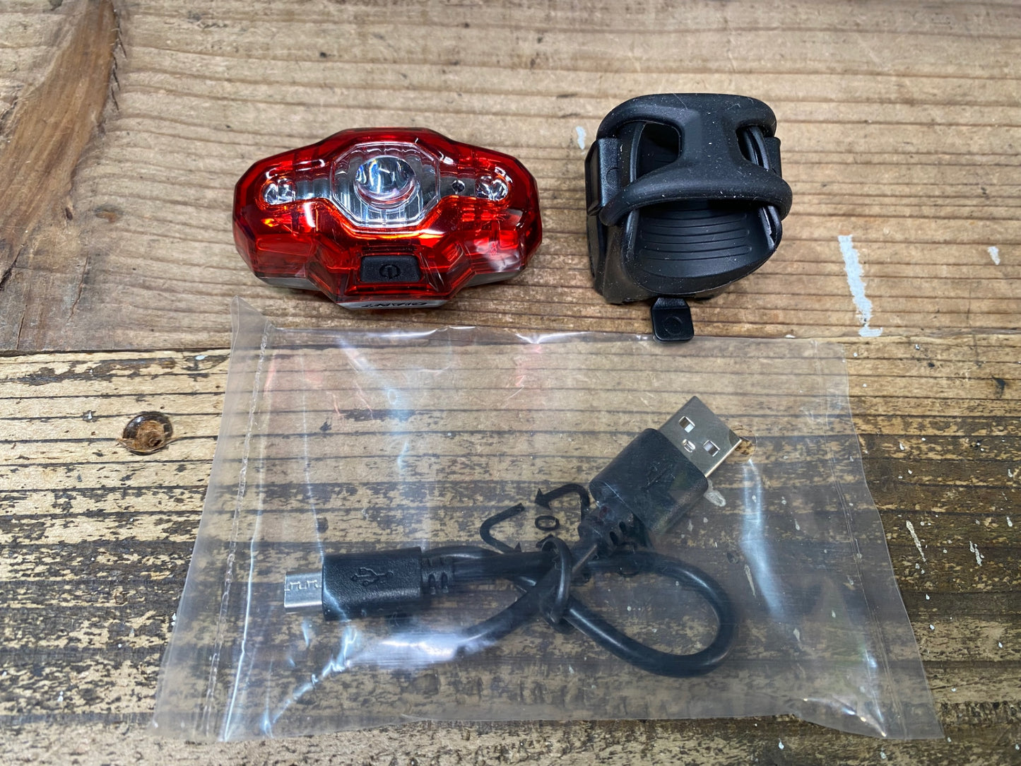 IV763 ジャイアント GIANT NUMEN+ TL2 テールライト