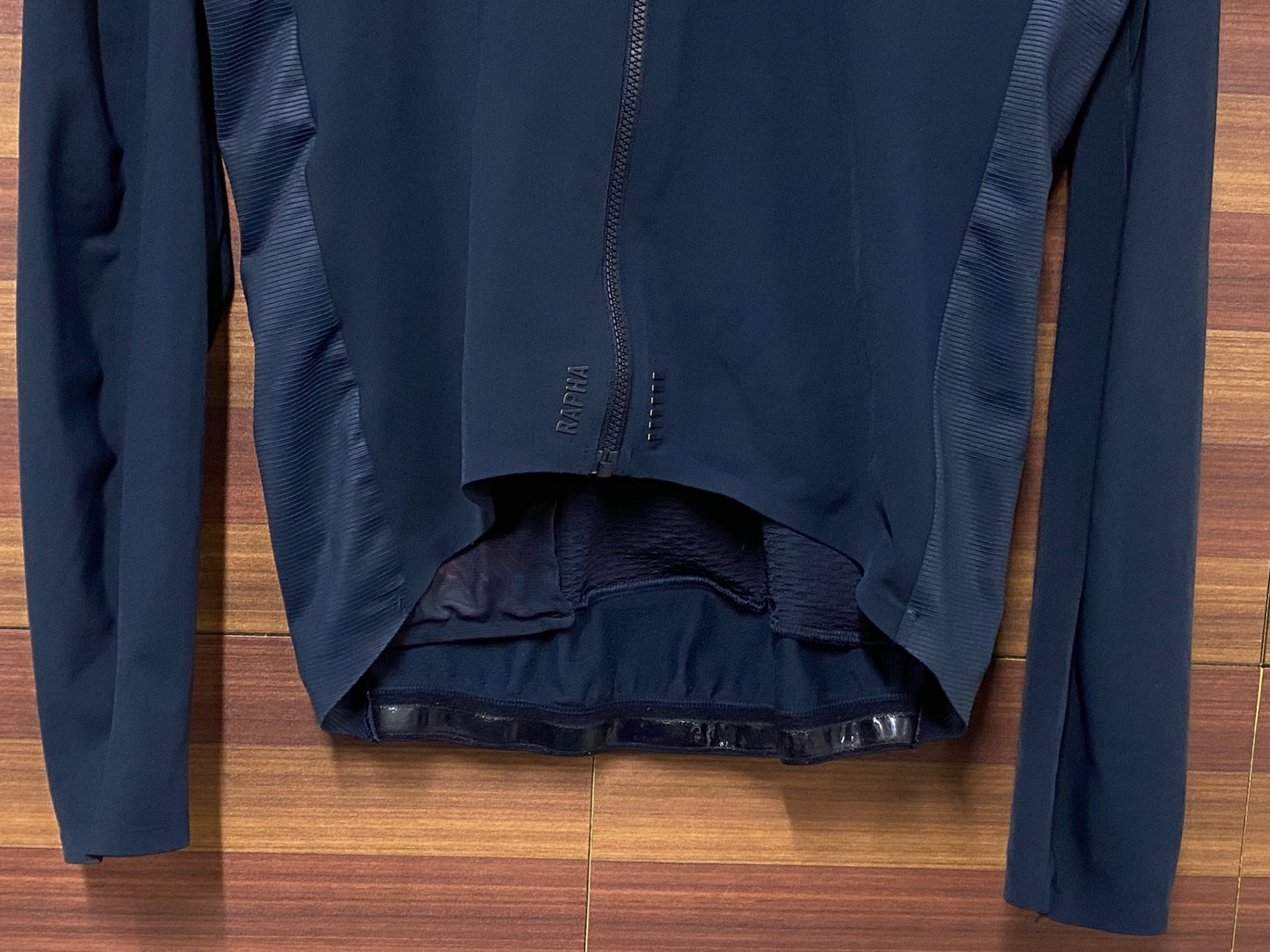 IS670 ラファ RAPHA PRO TEAM LONG SLEEVE THERMAL JERSEY 長袖サイクルジャージ 紺 M ※袖ロゴひび割れ