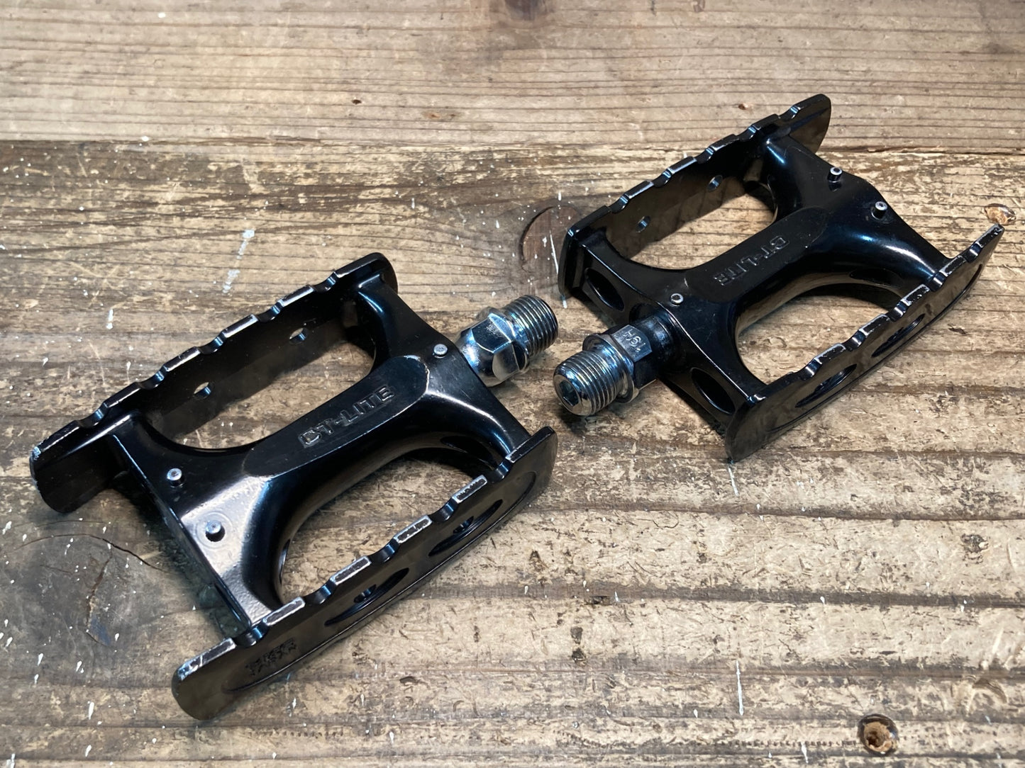 IL917 三ヶ島 CT-LITE フラットペダル 黒