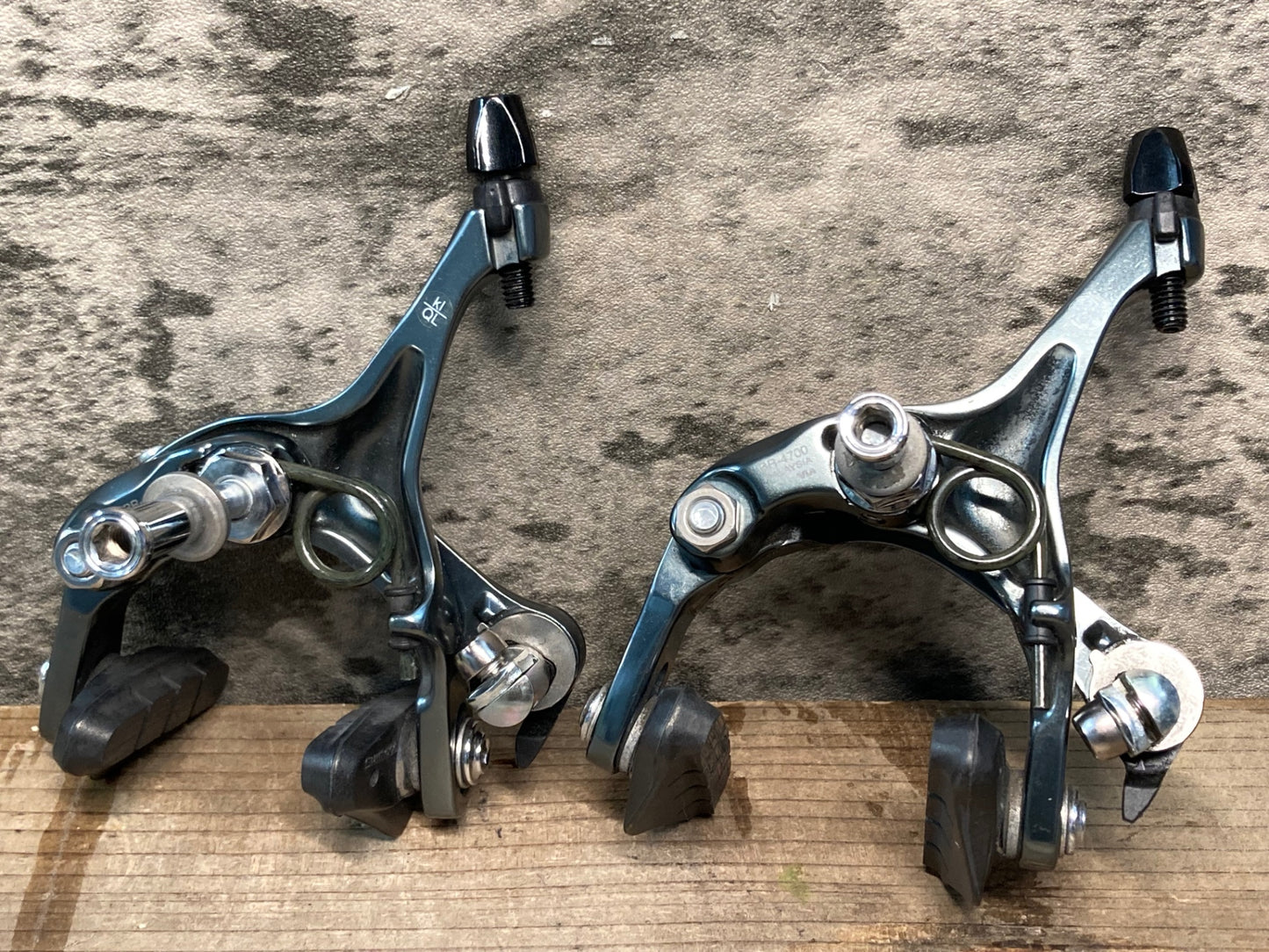 IL916 シマノ SHIMANO ティアグラ Tiagra BR-4700 キャリパーブレーキ セット