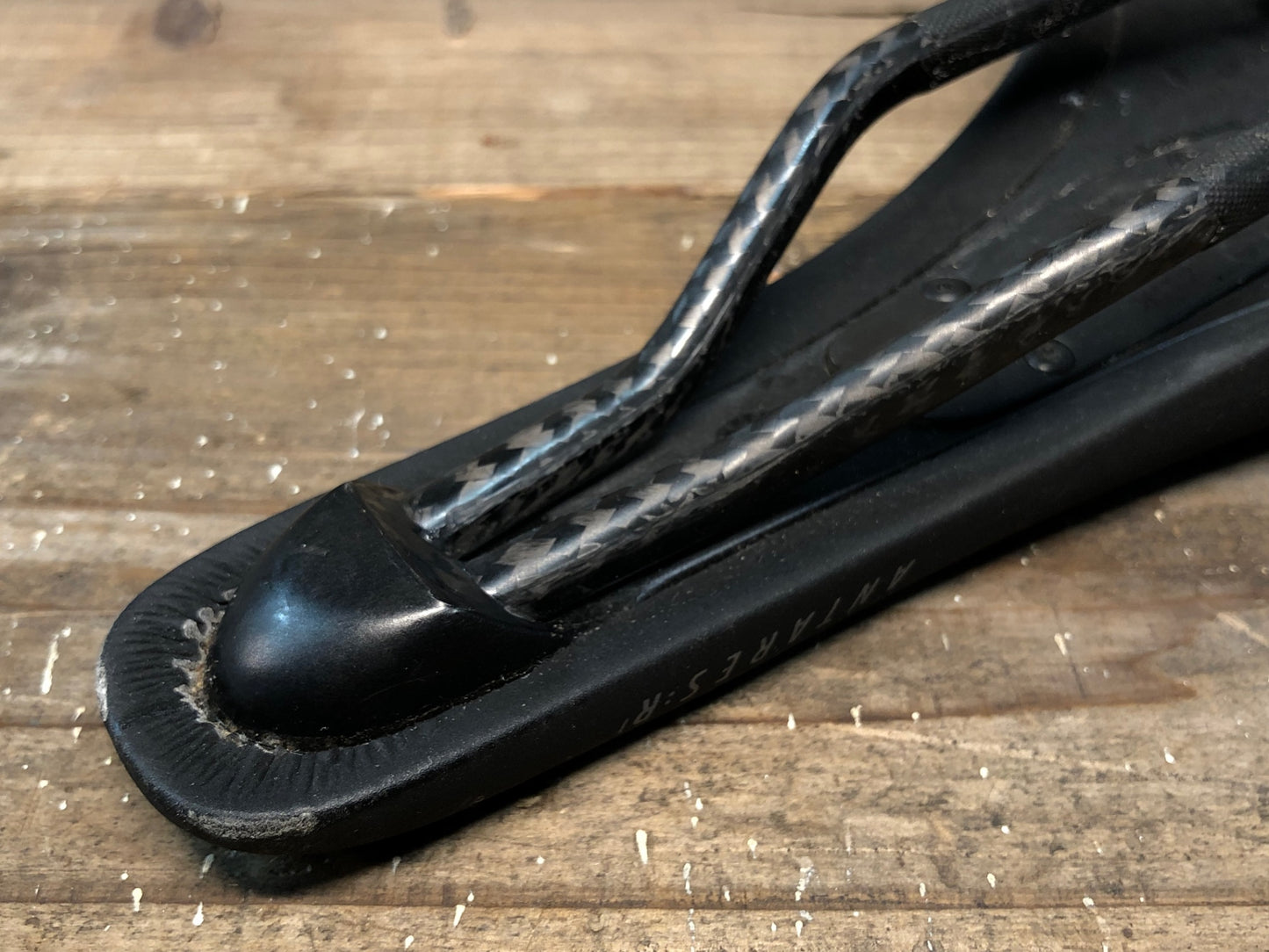 IN481 フィジーク fizik アンタレス ANTARES R1 OPEN CARBON BRAIDED サドル 140mm