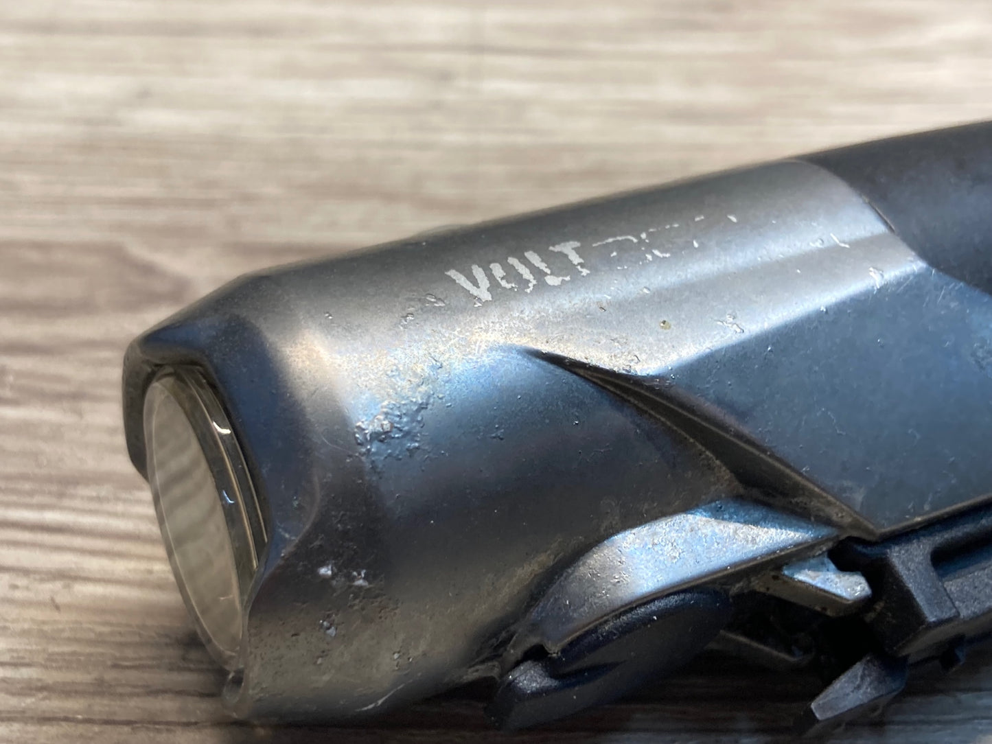 IW828 キャットアイ CATEYE ボルト VOLT300 フロントライト シルバー 点灯確認済