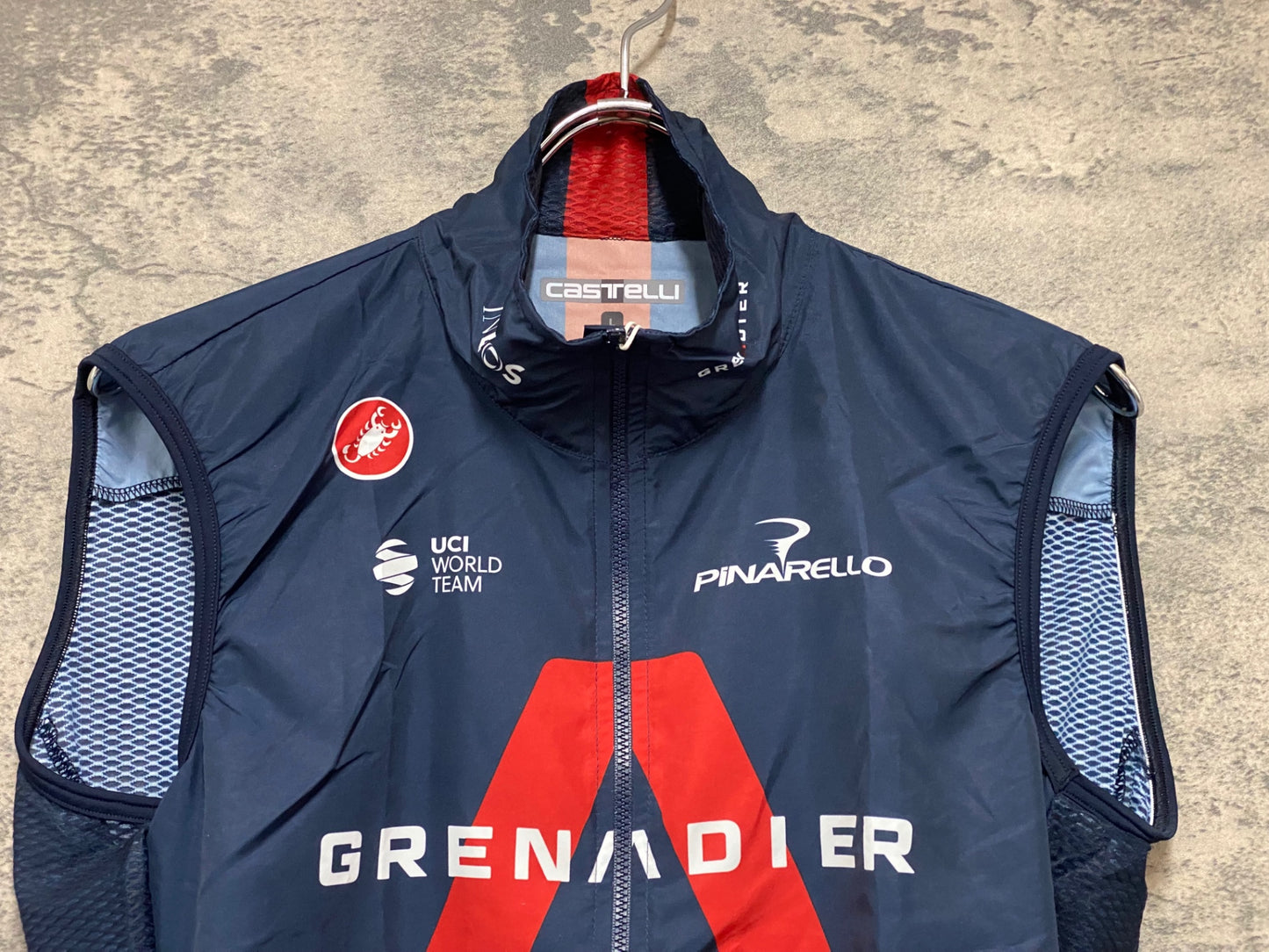 IY452 カステリ CASTELLI PRO LIGHT WIND WEST MEN'S ジレ サイクルベスト 濃紺 L INEOS GRENADIERS