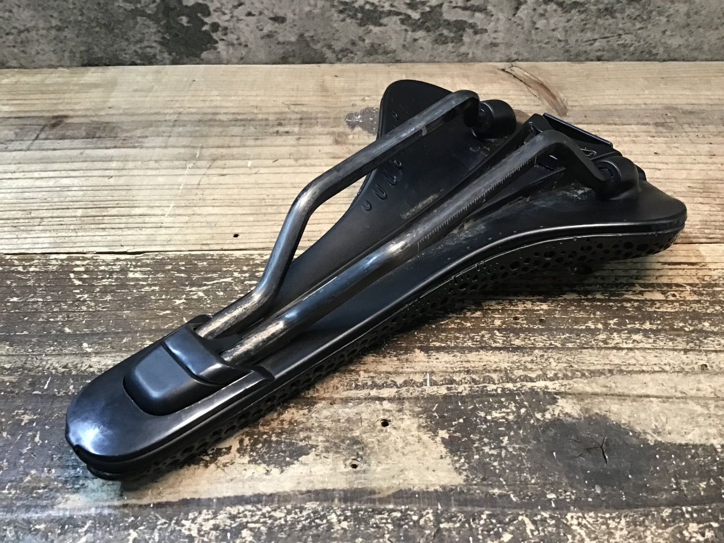 JA533 フィジーク fizik アンタレス ANTARES VERSUS EVO R1 Adaptive サドル カーボンレール 149mm