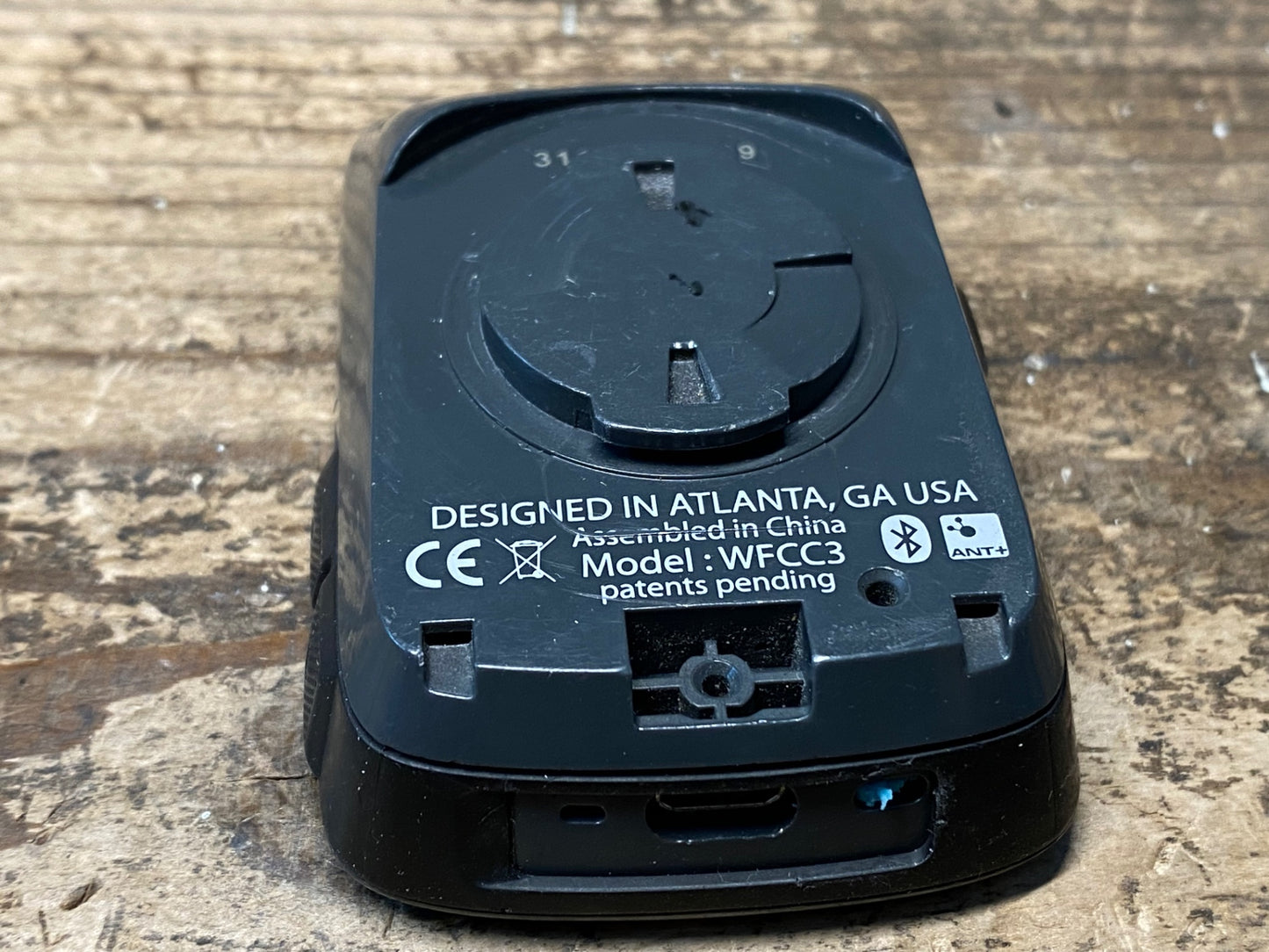 IX829 ワフー WAHOO エレメントボルト ELEMNT BOLT WFCC3 サイクルコンピューター ※充電カバー千切れ ボタン陥没 液晶一部破損