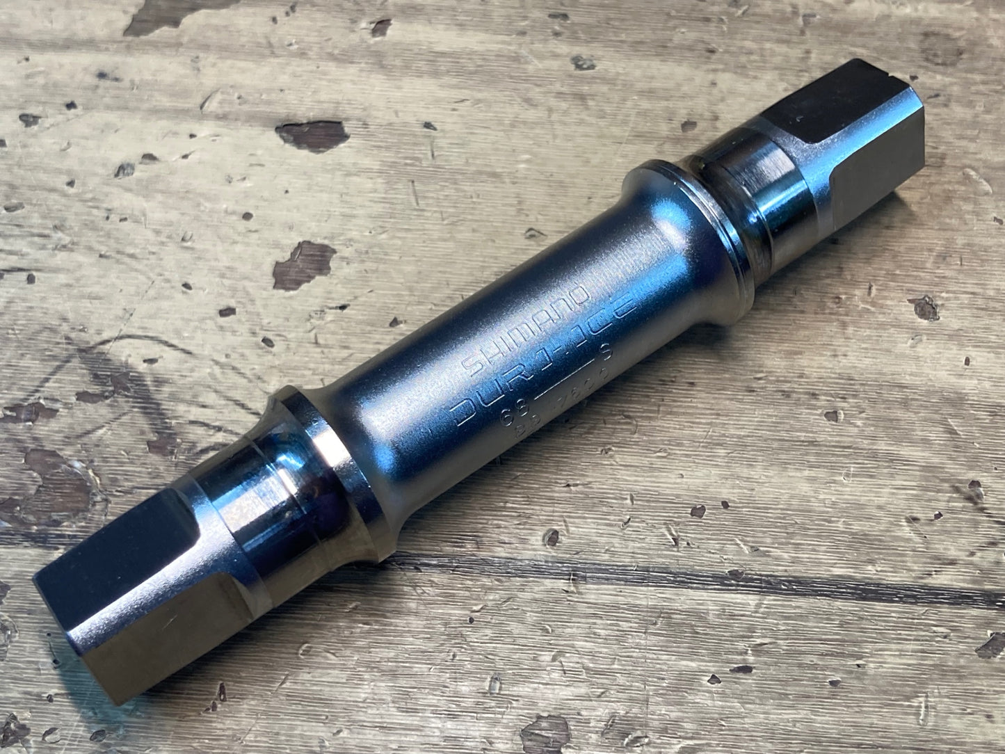 IJ102 シマノ SHIMANO デュラエース DURA-ACE BB-7400 ボトムブラケット スクエアテーパー JIS 未使用品