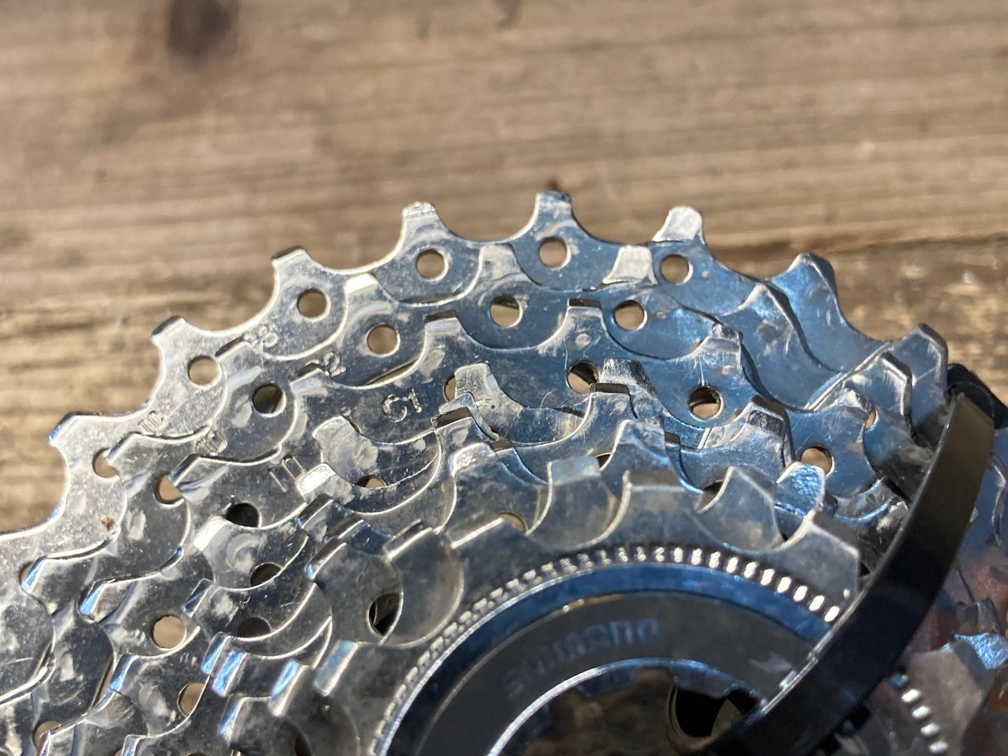 IU352 シマノ SHIMANO 105 CS-5700 スプロケット 10S 12-27T