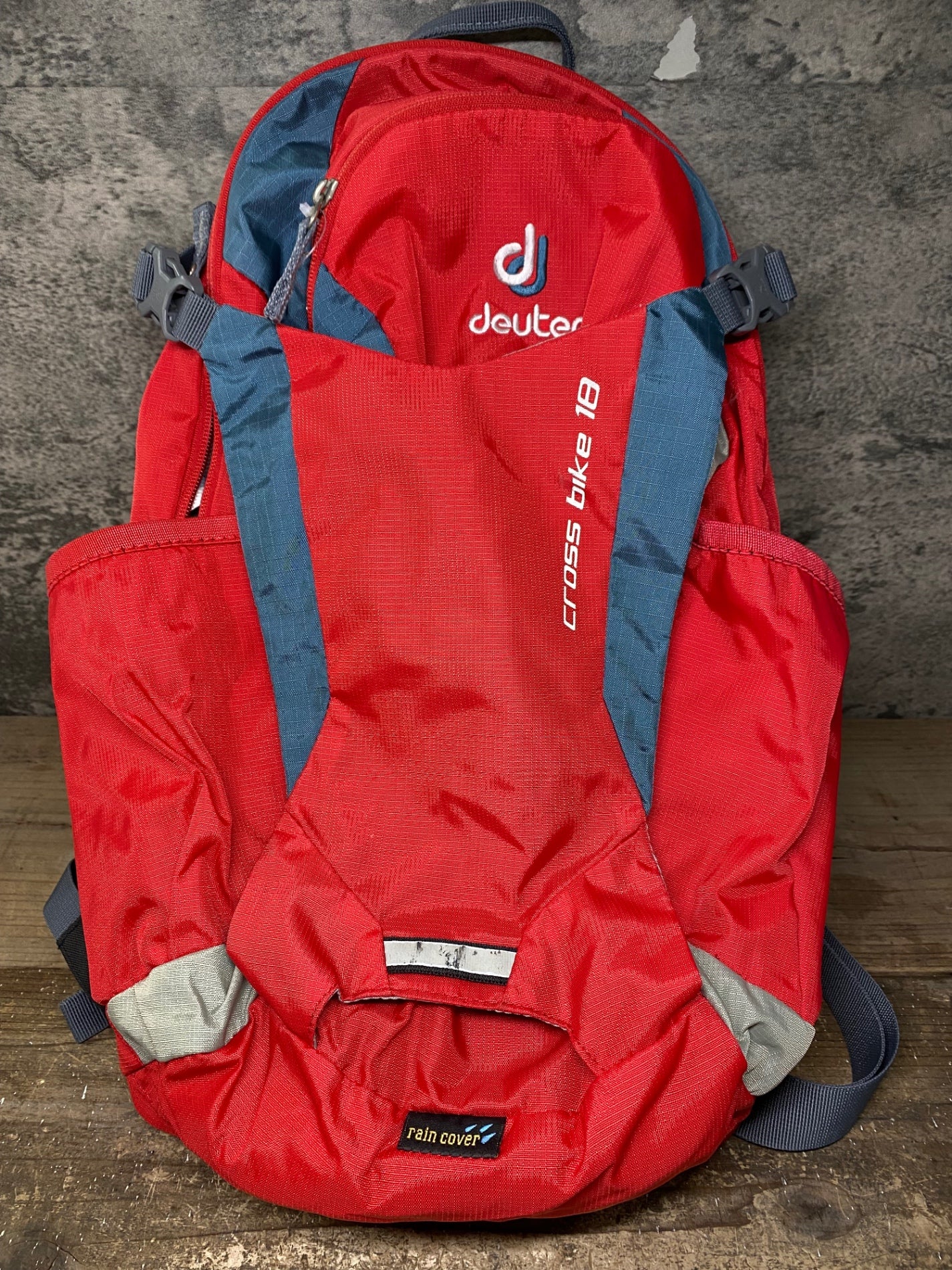 IT061 ドイター deuter cross bike 18 リュック バックパック 赤