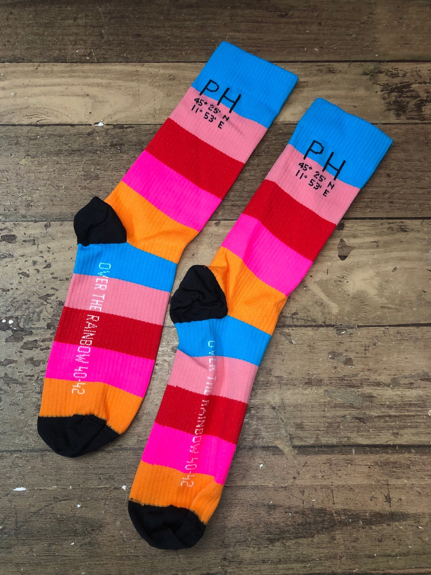 IO592 プッシュハード PUSH HARD ソックス レインボー 40-42