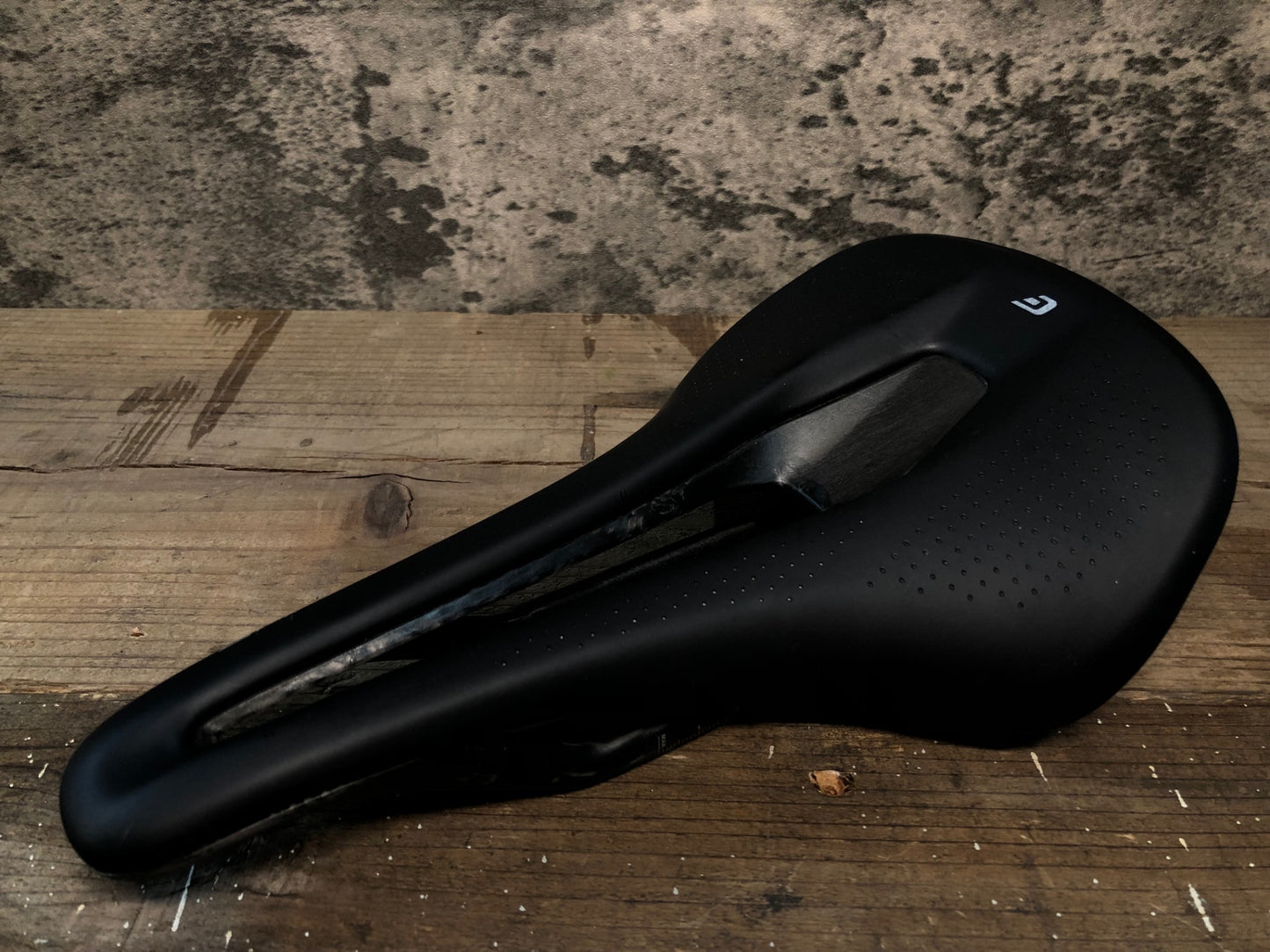 IN632 カデックス CADEX AMP 軽量 サドル カーボンレール 実測145mm