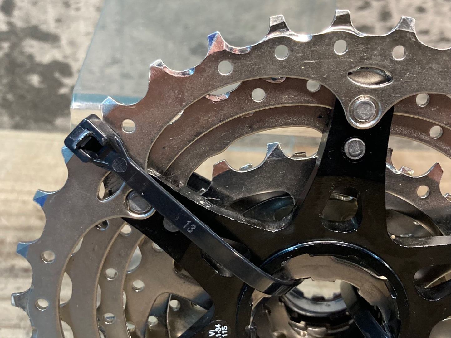 IB813 シマノ SHIMANO CS-HG700-11 スプロケット 11-34T 11S