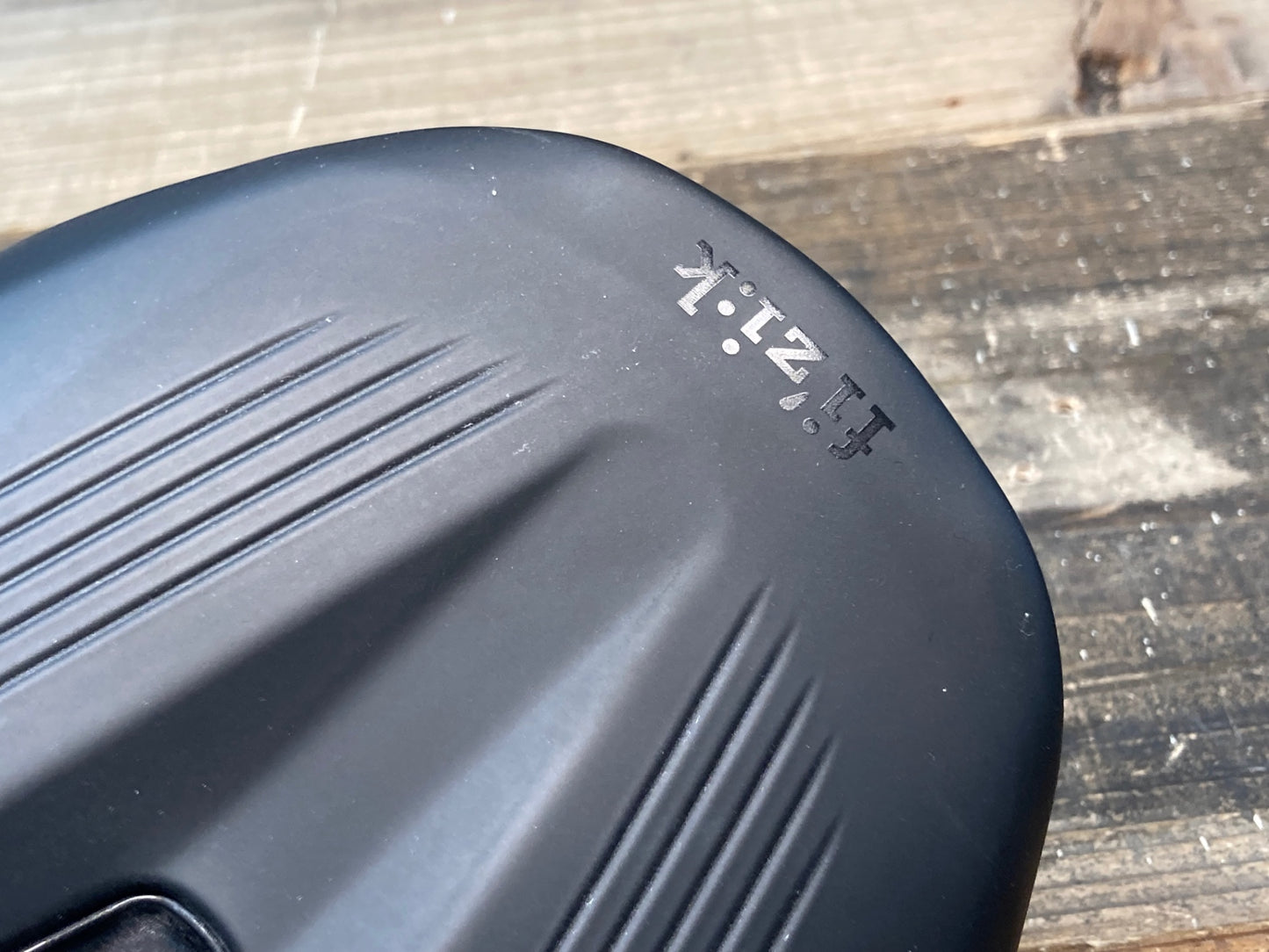 IP277 フィジーク fizik VENTO ARGO サドル 黒 140mm kiumレール