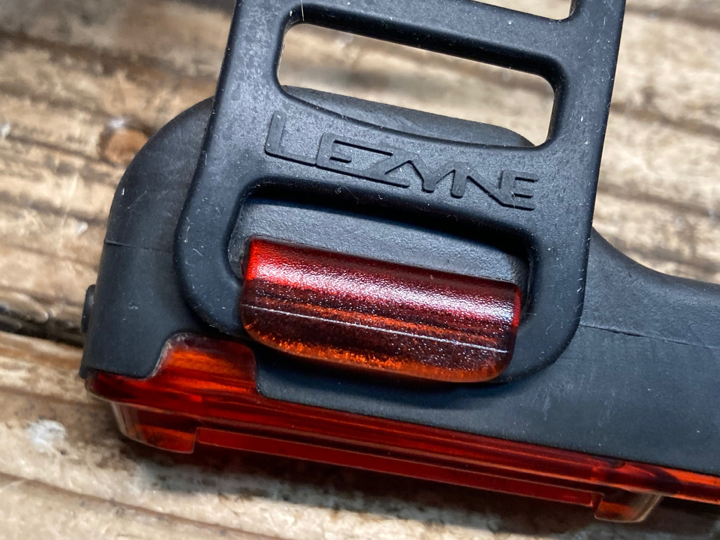 IA955 レザイン LEZYNE ストリップ STRIP DRIVE 300 PRO リアライト 動作確認済み