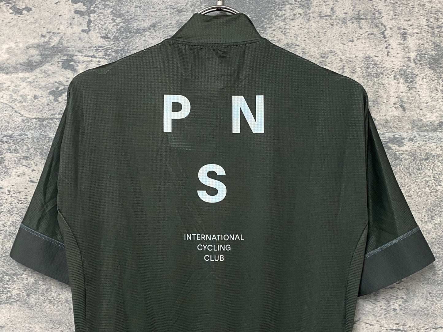 JC406 パスノーマルスタジオ Pas Normal Studios | Men's Mechanism Jersey 半袖 サイクルジャージ ダークオリーブ L