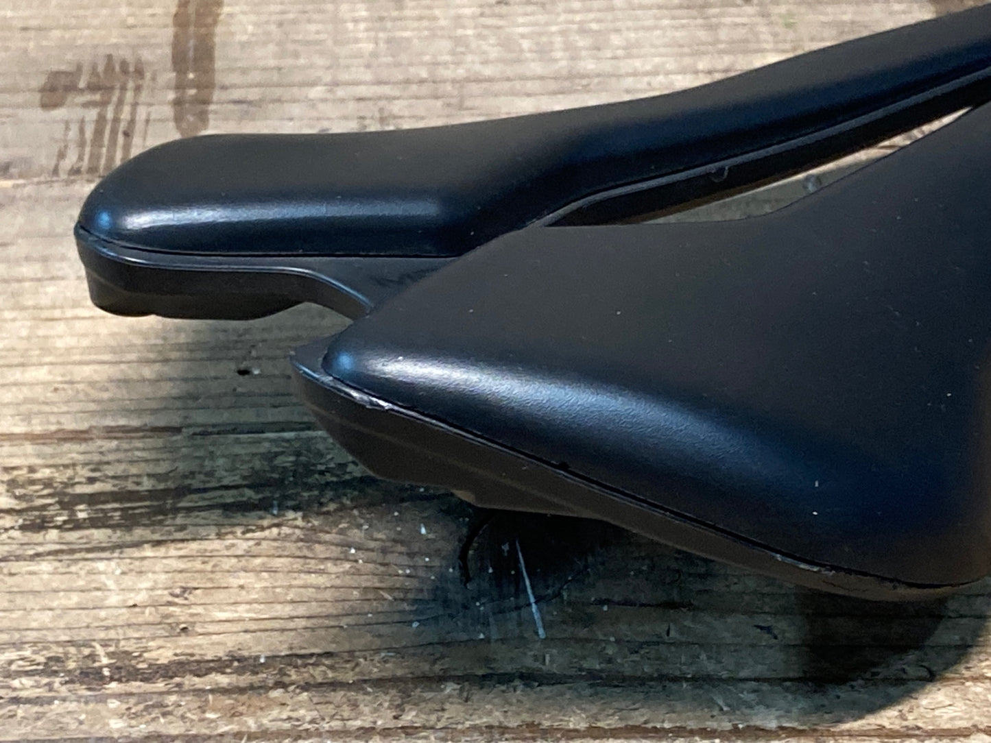 JD891 モスト MOST LYNX サドル 黒 145mm MANGANESEレール