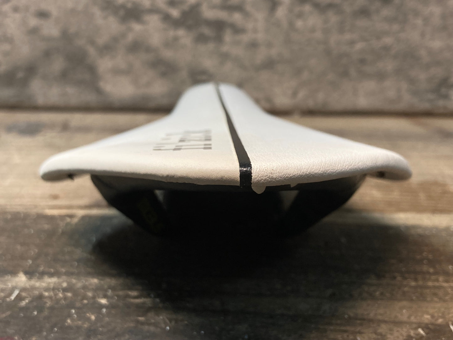 IM401 フィジーク fizik アリオネ Arione 00 サドル 白 MOBIUS カーボンレール 128mm