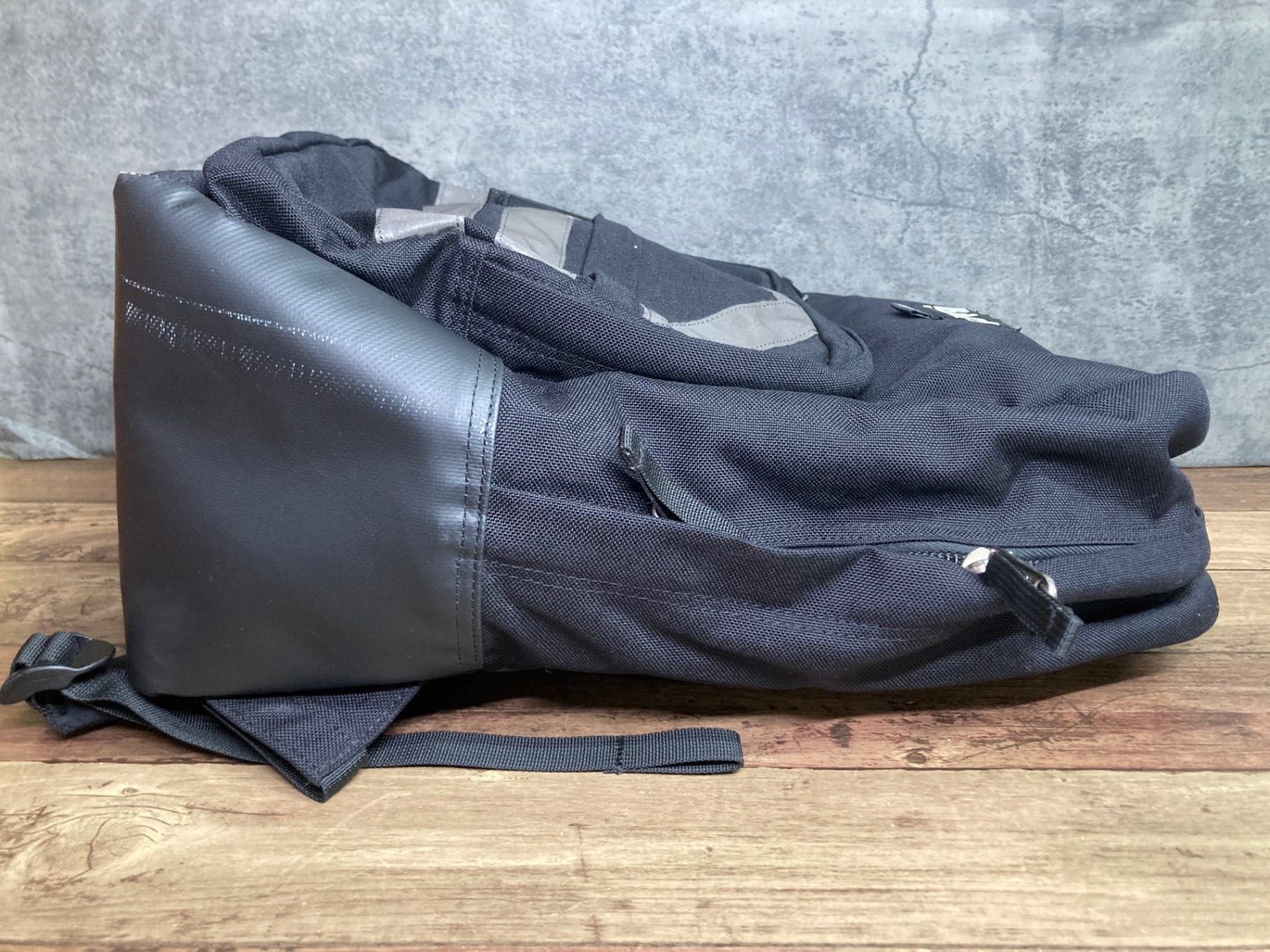 IN957 BACH BACKPACKS TRACKMAN27+ リュック バックパック 黒