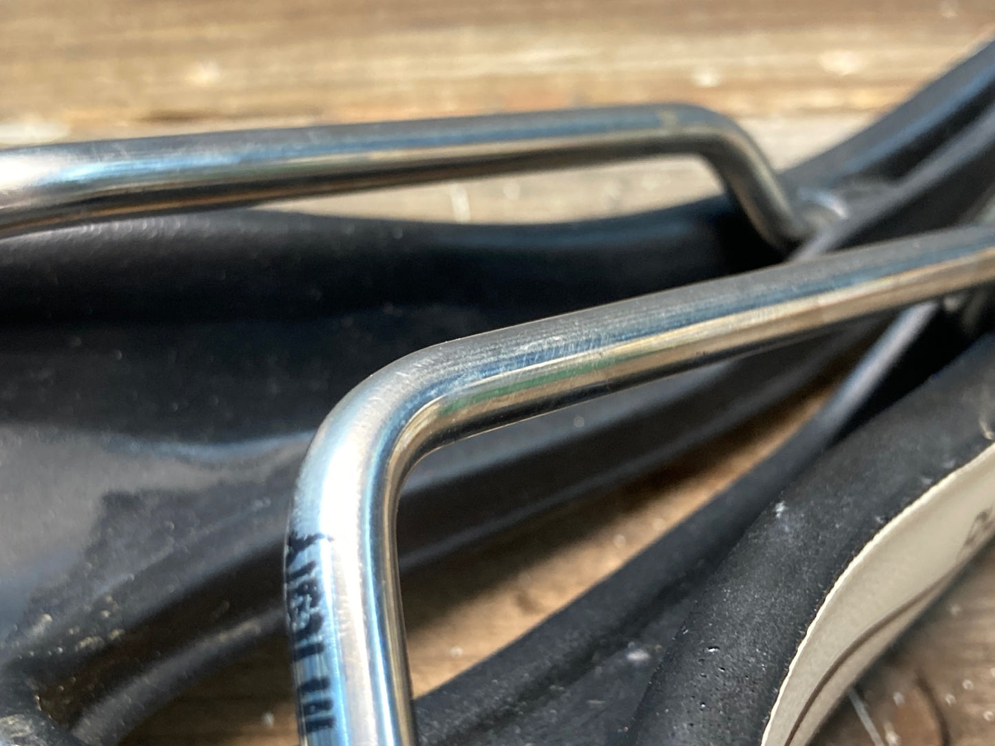 IN420 Selle SMP ハイブリッド Hybrid サドル ステンレスレール ホワイト