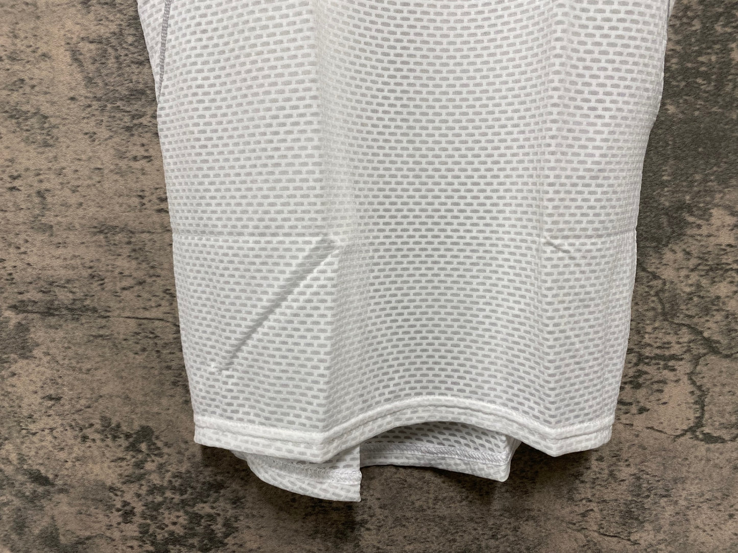 IV918 パールイズミ PEARL iZUMi ノースリーブ ベースレイヤー 白 S メッシュ