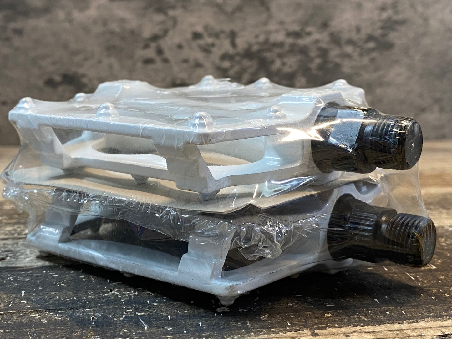 IW263 TXJ Sports フラットペダル 白