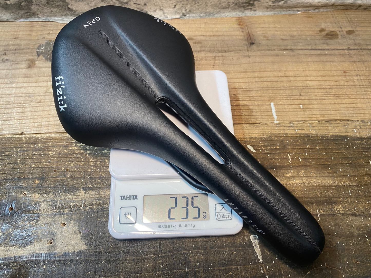 IT378 フィジーク FIZIK アンタレス ANTARES R5 OPEN REGULAR サドル 黒