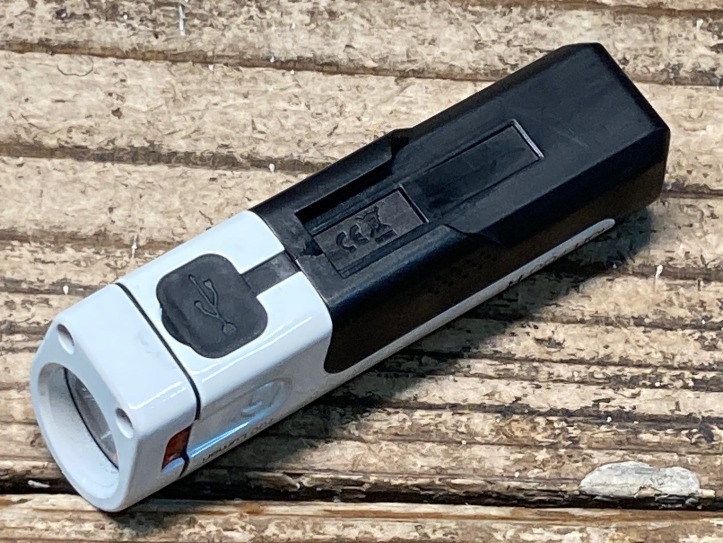 JD848 ボントレガー BONTRAGER ion 700 R フロントライト 点灯確認済み