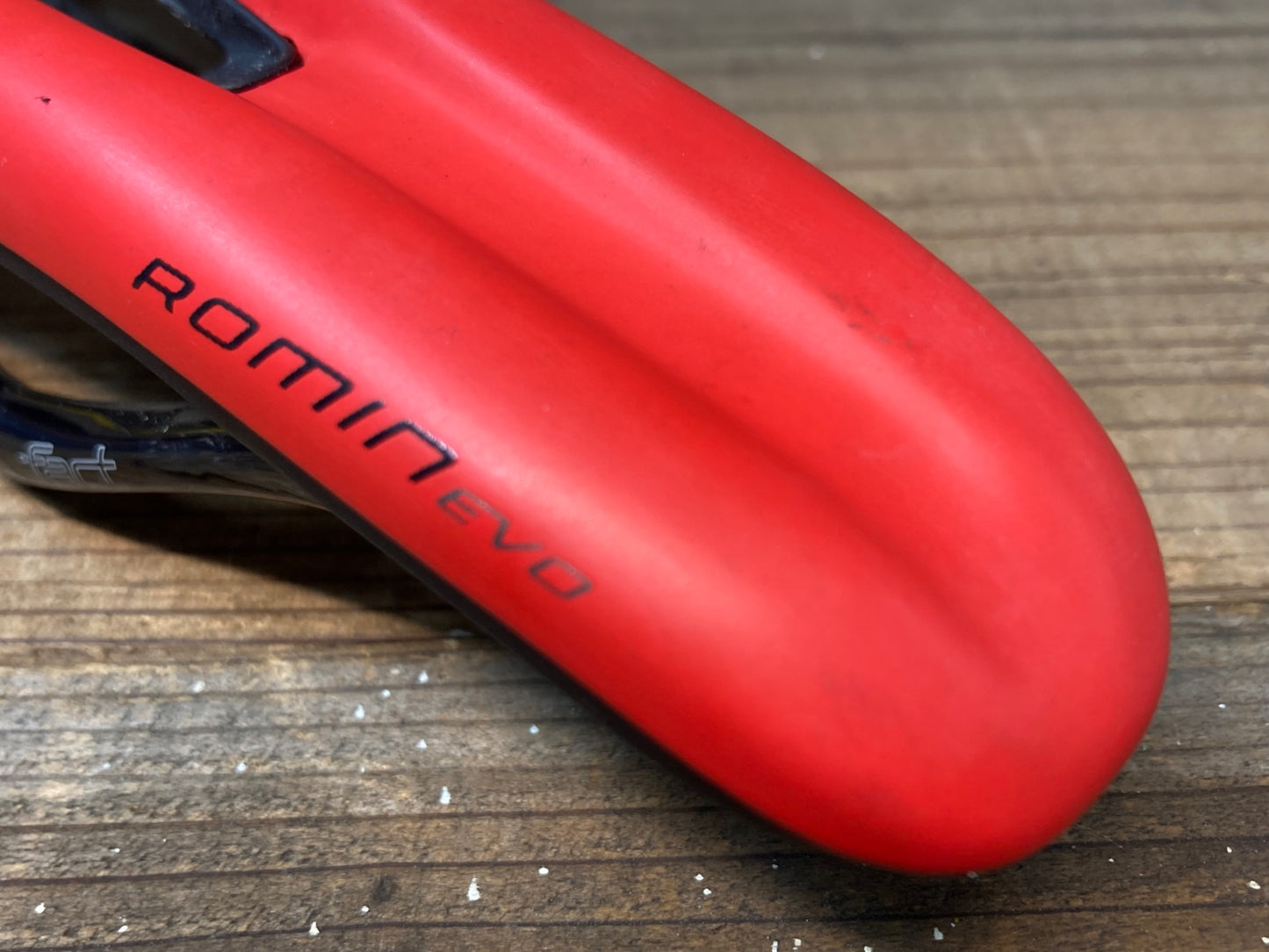 IN835 スペシャライズド SPECIALIZED ROMIN EVO カーボンレール サドル 143mm 赤