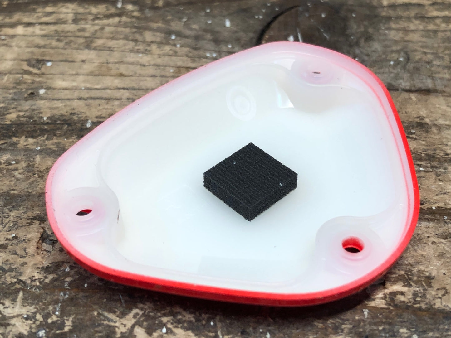 IZ004 パイオニア Pioneer 右センサーカバー 赤