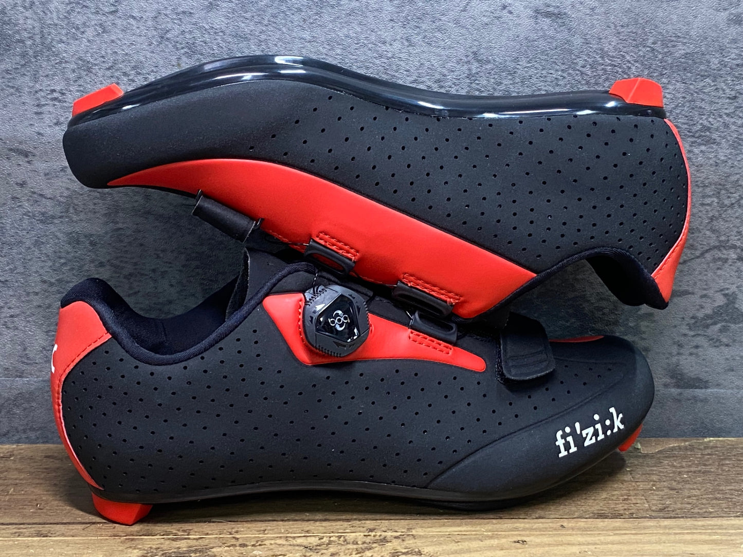 IY647 フィジーク fizik R5B UOMO ビンディングシューズ SPD-SL 赤黒 EU41 ※新品未使用