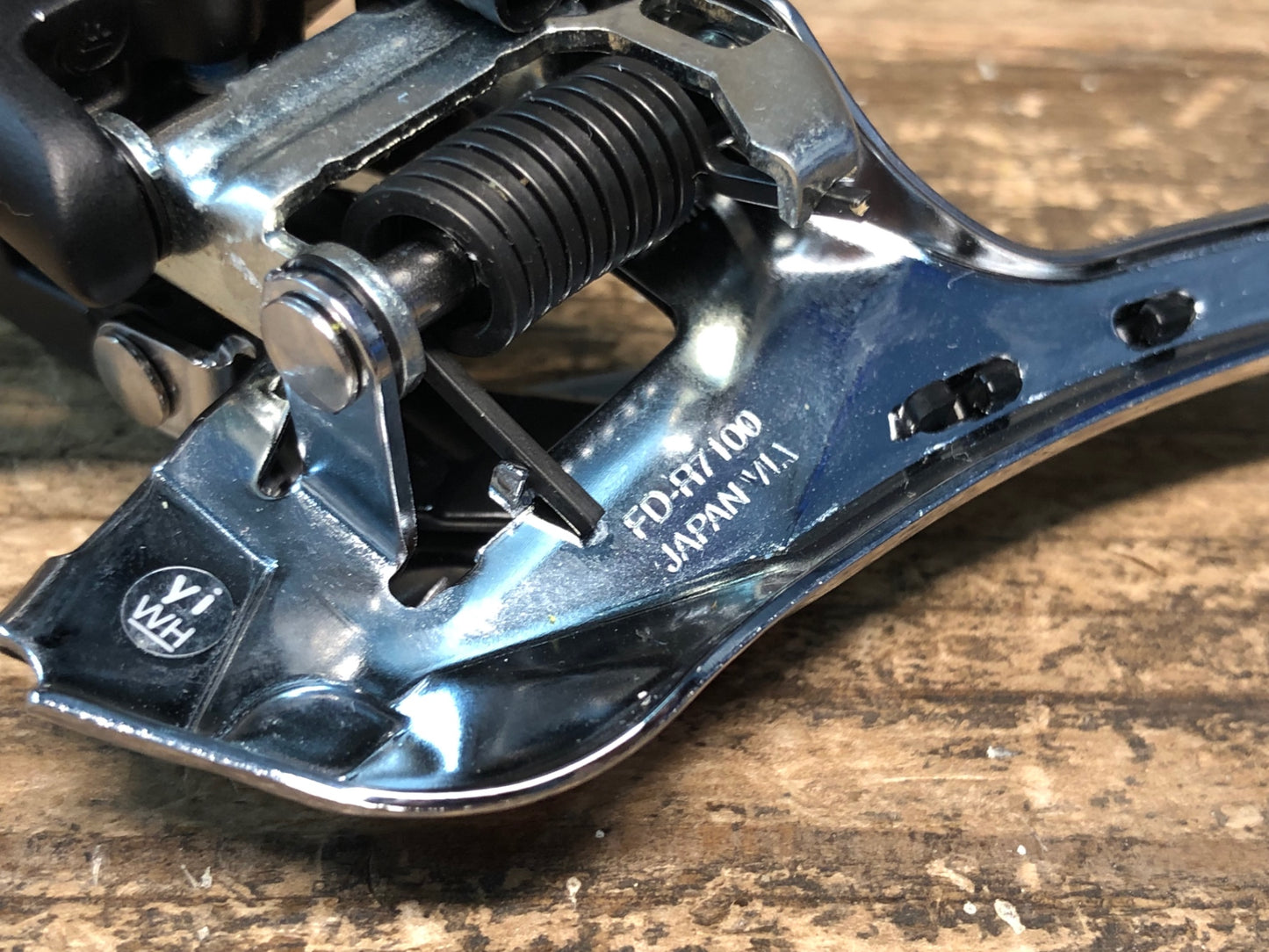 IY083 シマノ SHIMANO 105 FD-R7100 フロントディレイラー 直付 2S