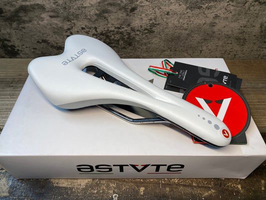 IY757 アスチュート ASTVTE スカイライン SKYLINE VT サドル TITANVレール 白 実測138mm