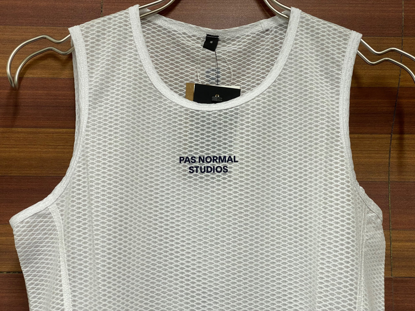 IU941 パスノーマルスタジオ PAS NORMAL STUDIOS ノースリーブ べースレイヤー 白 S