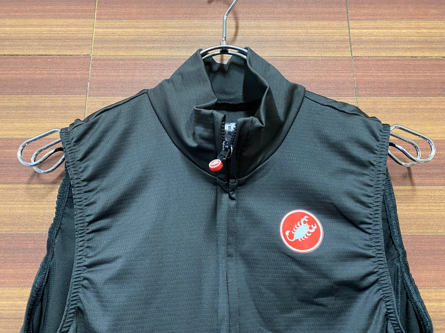 IJ095 カステリ CASTELLI ロッソコルサ ROSSO CORSA ジレ サイクルウェア 裏起毛 Lサイズ 黒