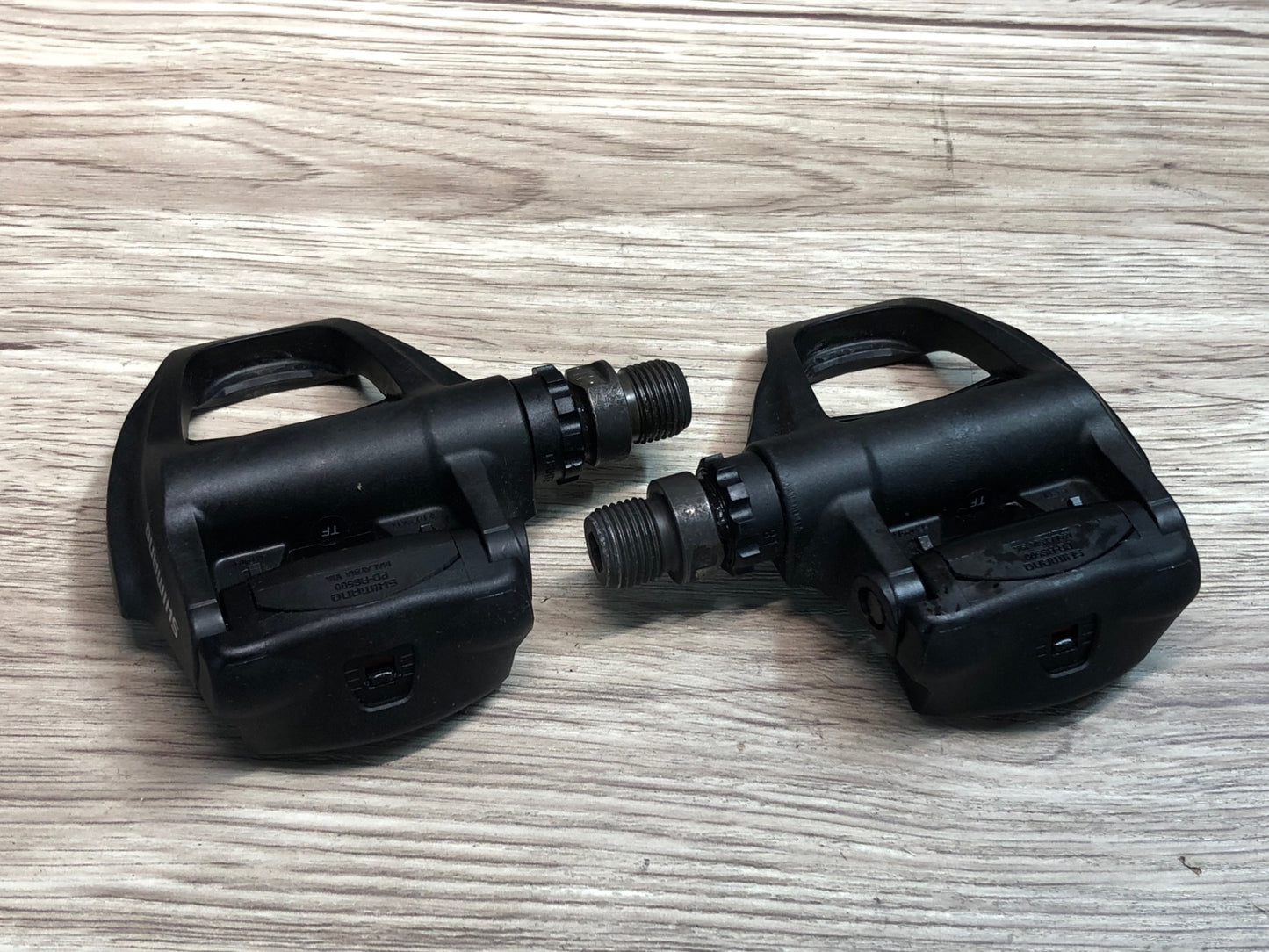 IN334 シマノ SHIMANO PD-RS500 ビンディングペダル 黒 シャフト回転スムース